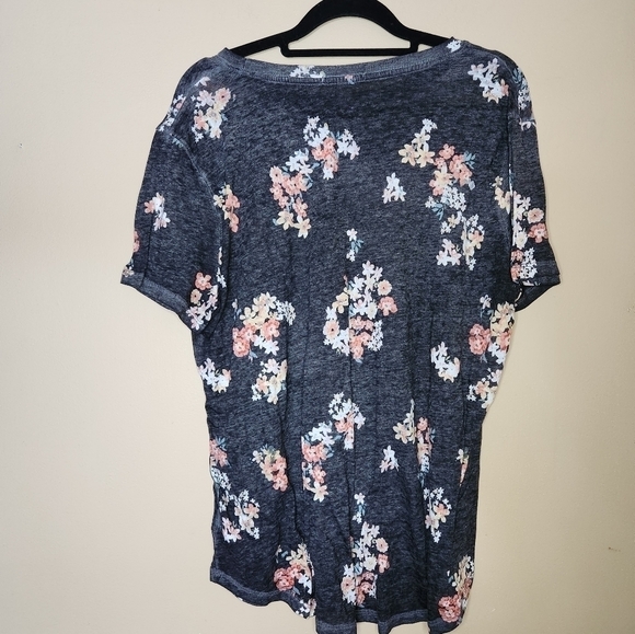 MAURICES Floral Just be kind Shirt Size Large - Picture 2 of 7